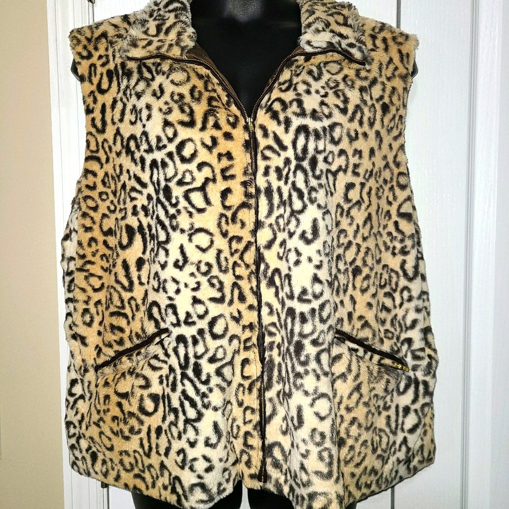 Plus Size 26/28 Faux Cheetah Fur Vest